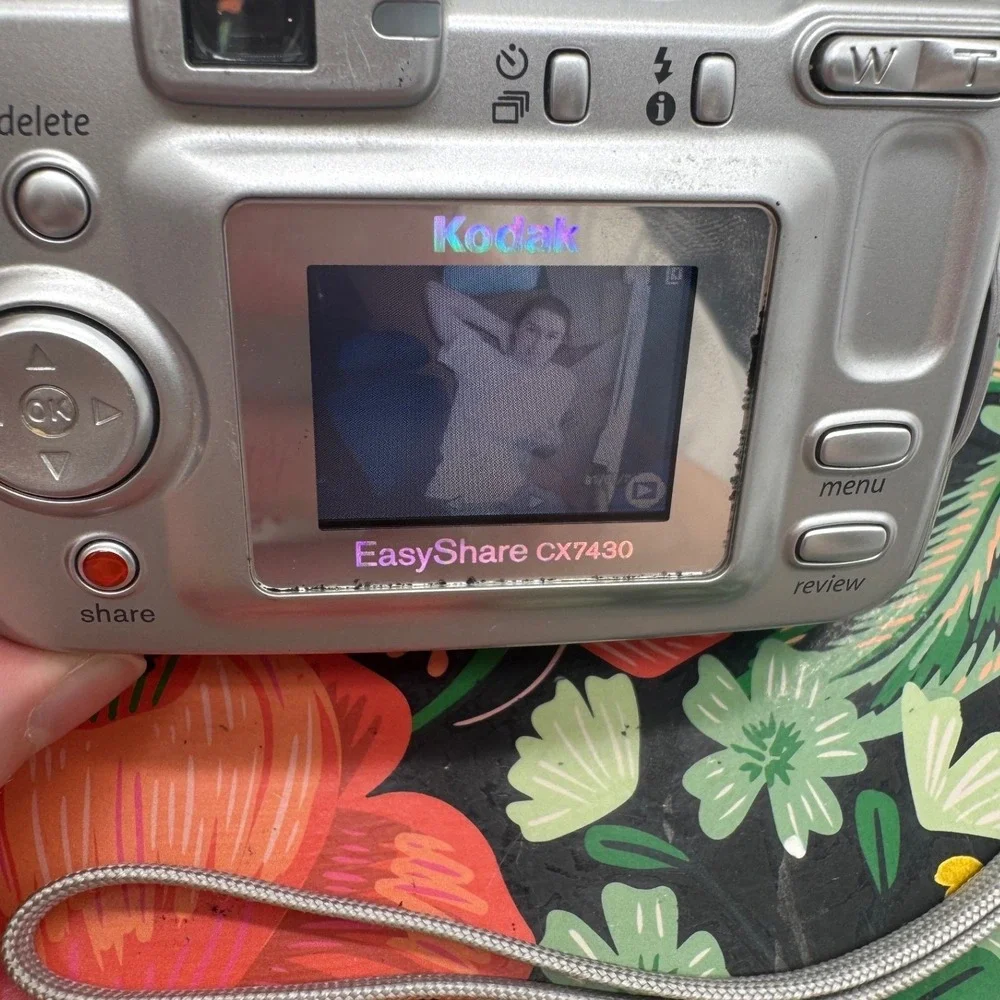 Kodak EasyShare CX7430 4.0MP Digital Camera Silver 3x Optical Zoom with SD Card